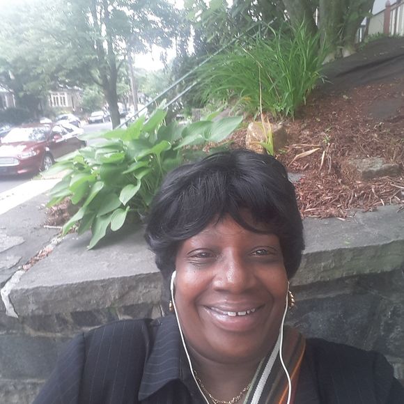 Meet your Posher, Debbie - Picture 1 of 1